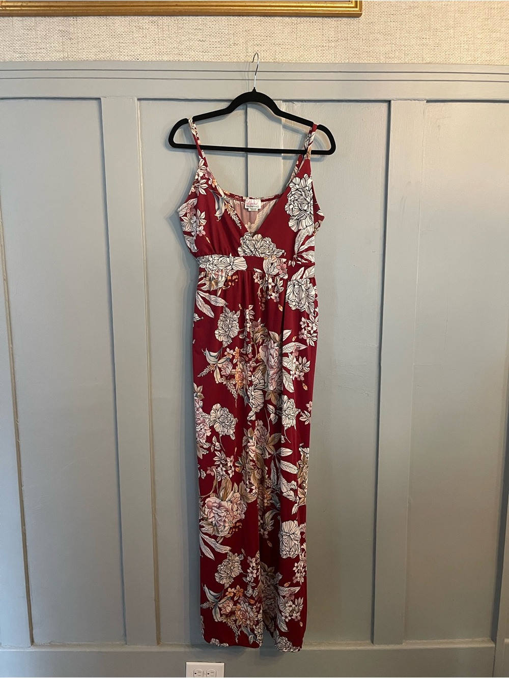Sleeveless Burgundy Floral Maxi Dress with V-Neck